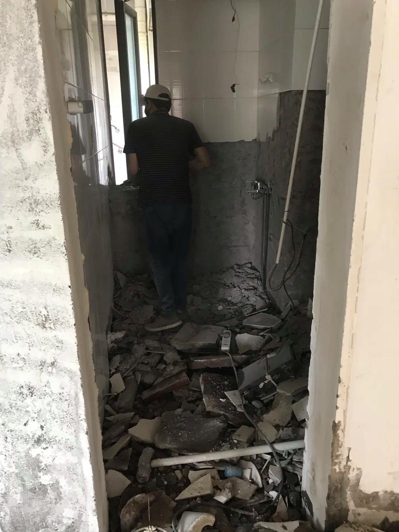 蘇州專業(yè)拆墻砸墻十建筑垃圾清運(yùn)♂.承接室內(nèi)外裝修拆除